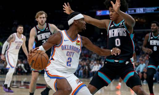 MVP predvodio prvake do još jednog preokreta, Knicksi srušili Brooklyn u njujorškom derbiju