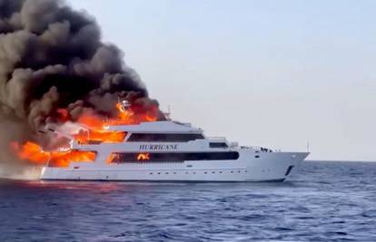 VIDEO Brod pun turista buknuo u Crvenom moru: Troje ljudi je nestalo, uspjeli spasiti ostale