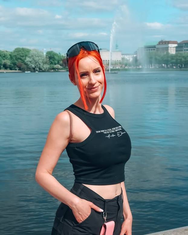 FOTO Nije joj jasno zašto joj blokiraju Instagram: 'Ne vidim ništa preseksi u svojim fotkama'