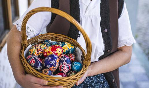 Običaji na Veliku subotu: Bojala su se jaja, a djevojčicama se darovala uskrsna pletenica