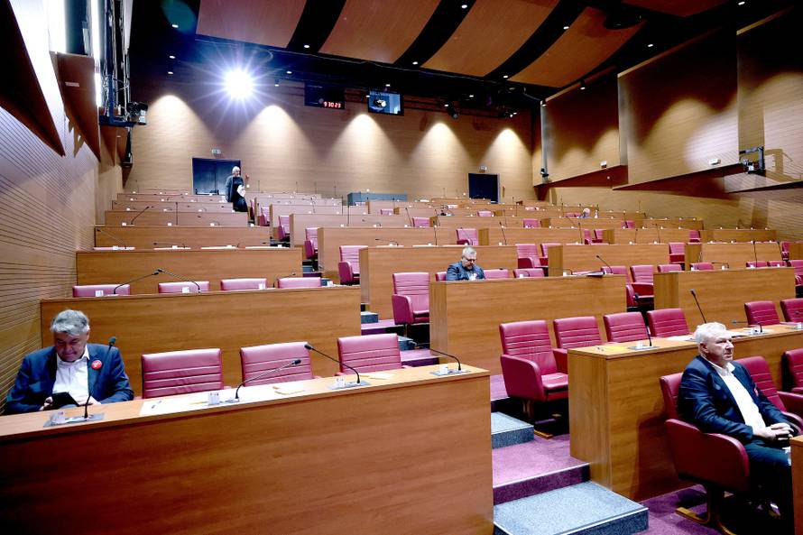 Zagreb: Sabor sjednicu nastavio raspravom o izvješću MIP-a, sabornica gotovo prazna