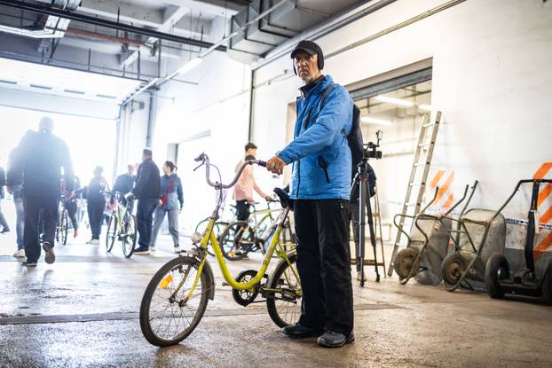 Zagrebačka policija organizirala je  javnu prodaju pronađenih predmeta kojima je istekao rok čuvanja