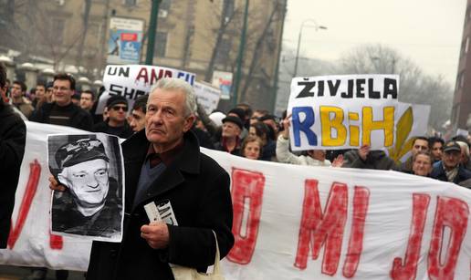 Tisuće ljudi prosvjedovalo u Sarajevu zbog Jove Divjaka