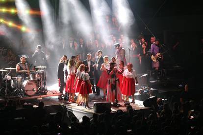 FOTO Veliki koncert Leta 3 na ŠČalati: Zlatni traktor zasjao na pozornici, okupilo se mnoštvo