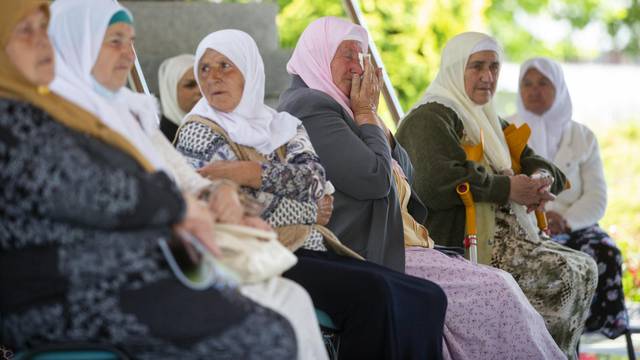 Potočari: Majke Srebrenice prate izricanje presude Ratku Mladiću