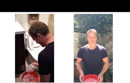 Matt Damon prihvatio izazov - polio se kantom vode iz WC-a