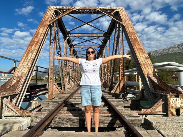 Dina Leva&ccaron;i&cacute;