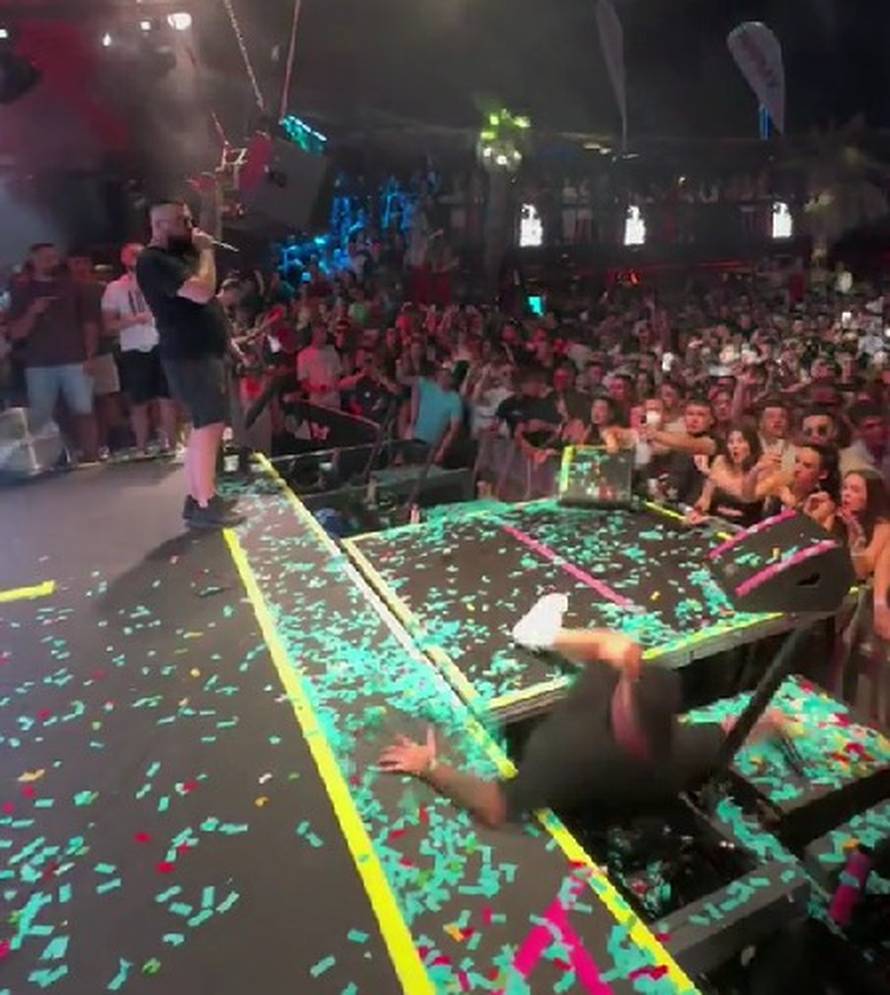 VIDEO Jala Brat na Zrću propao kroz rupu u pozornici: Publika u šoku, svi mu potrčali u pomoć