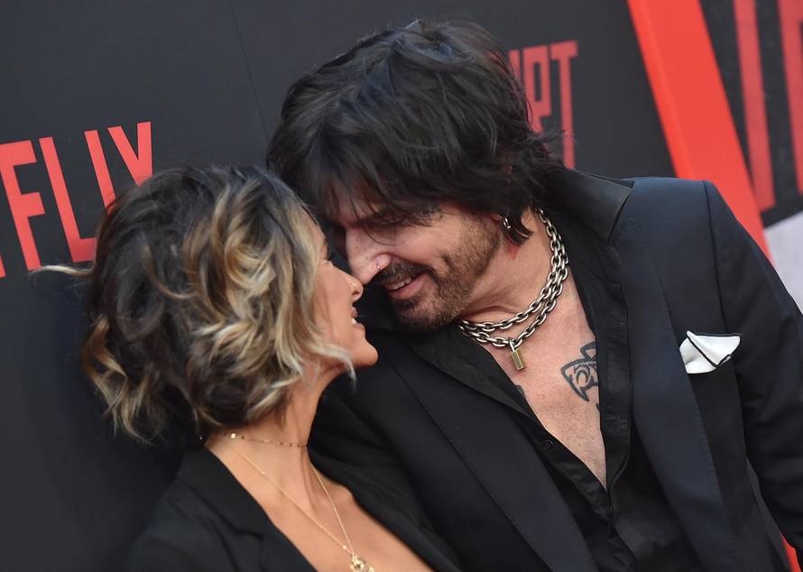 Poznati dolaze na premijeru Netflixovog filma The Dirt