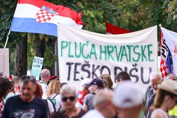 Zagreb: Okupljanje prosvjednika Hodaj za Liku, hodaj za Hrvatsku