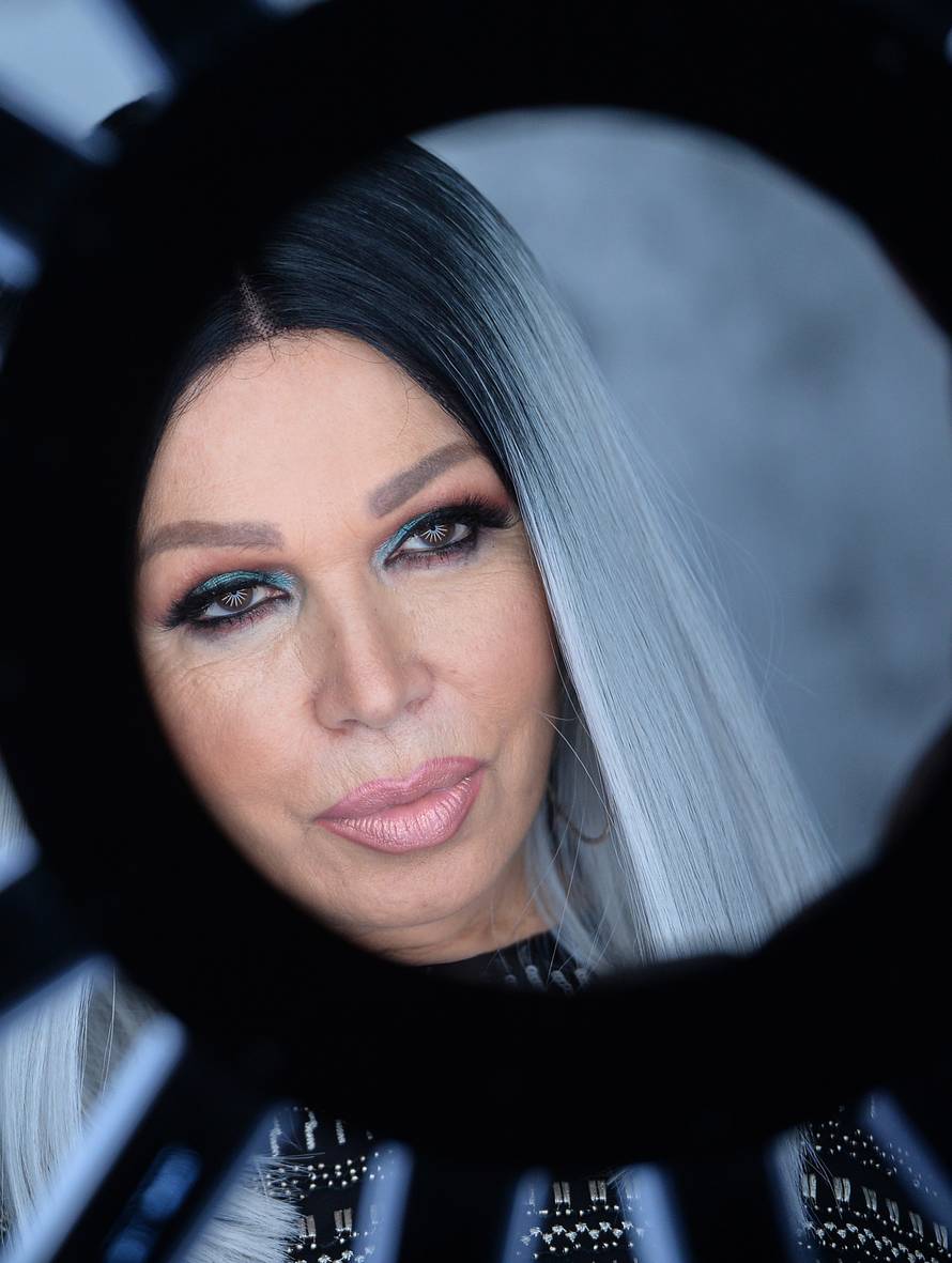 Najseksi baka Balkana Neda Ukraden (69): Brzina me pali