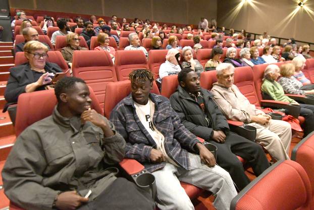 Bjelovar: Rasplesani strani radnici napravili nezaboravan tulum na DOKUartu