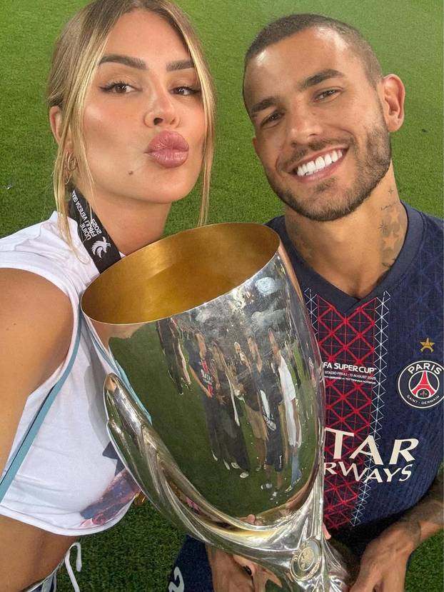 FOTO Od 'Tigrice' do odvjetnice. Ovo su paragvajske i francuske WAGS-ice: Koje su zanosnije?