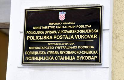 Ponovno razbijena dvojezična ploča na policijskoj postaji