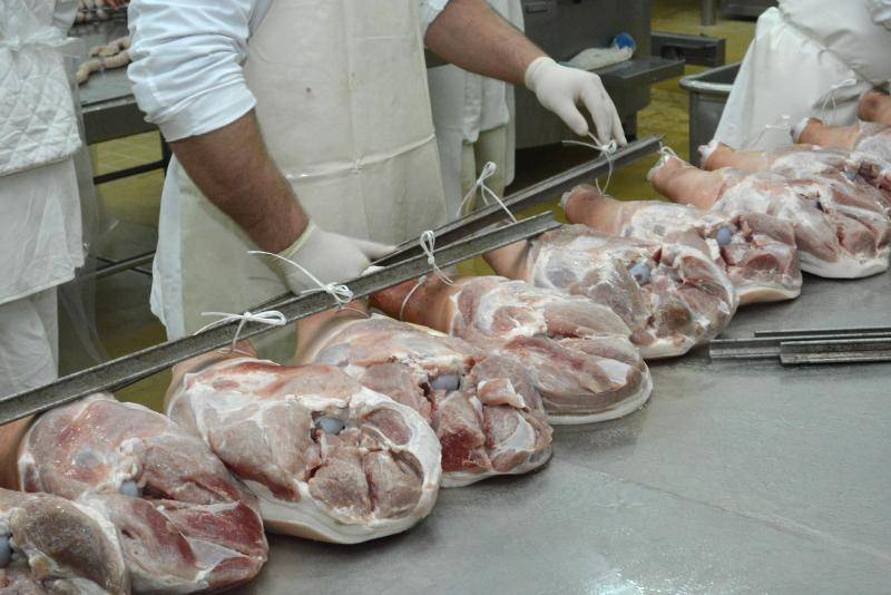 Inspekcije zaplijenile i uništile više od 2 tone sumnjivog mesa