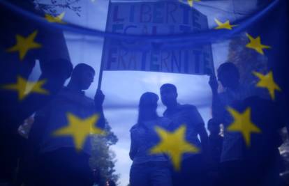 Sve manje povjerenja: Tek 45 posto Europljana podržava EU