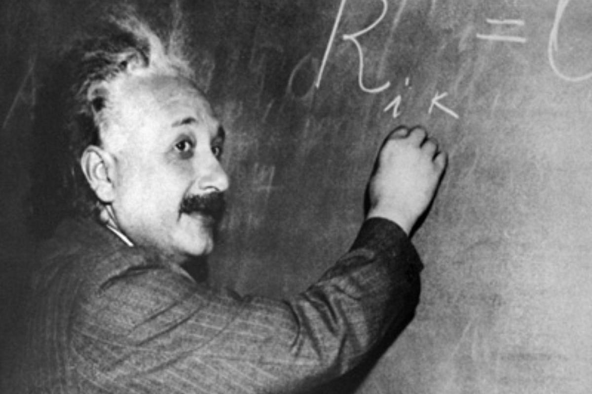 Nisi zadovoljan tekstom? Piši novim Einsteinovim fontom!