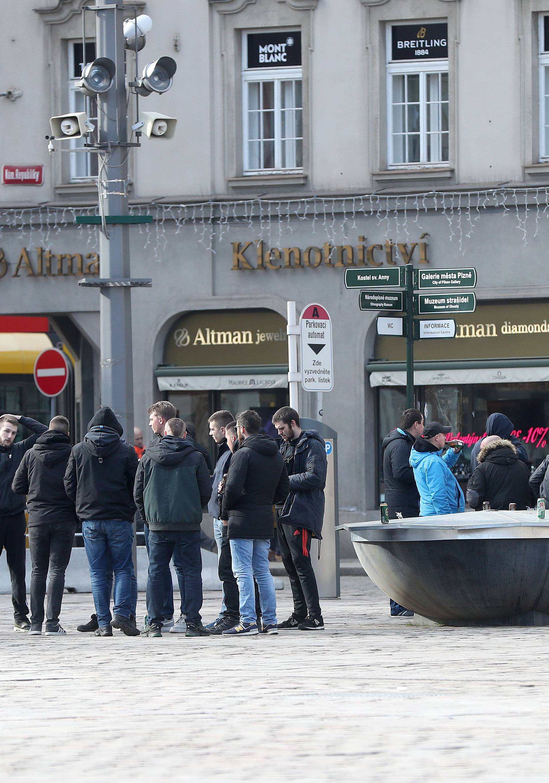 NavijaÄi Dinama u centru Plzena uoÄi utakmice UEFA Europa lige protiv Viktorie Plzen