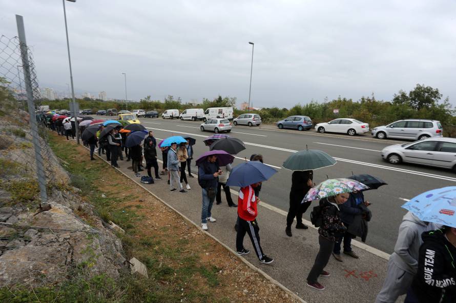 Redovi na Rujevici od 5 ujutro: Zapad rasprodan u pet minuta!