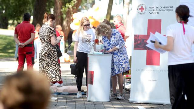 Zagreb: Organizirana javnozdravstvena akcija "To nisu samo ženske stvari" na Bundeku