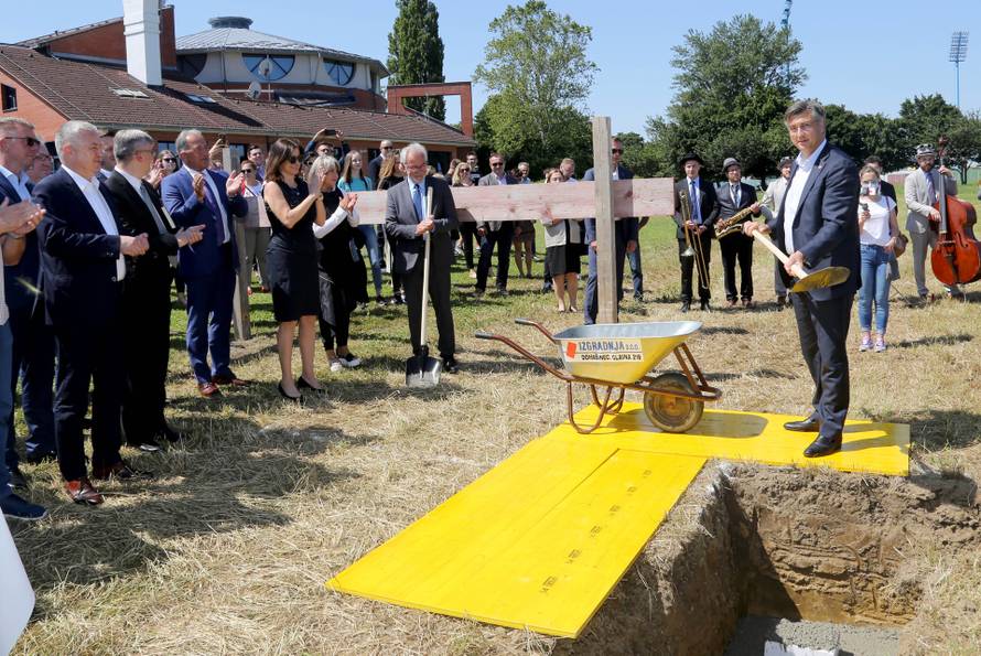 'Da je bilo bliskog kontakta, slijedio bih upute epidemiologa'