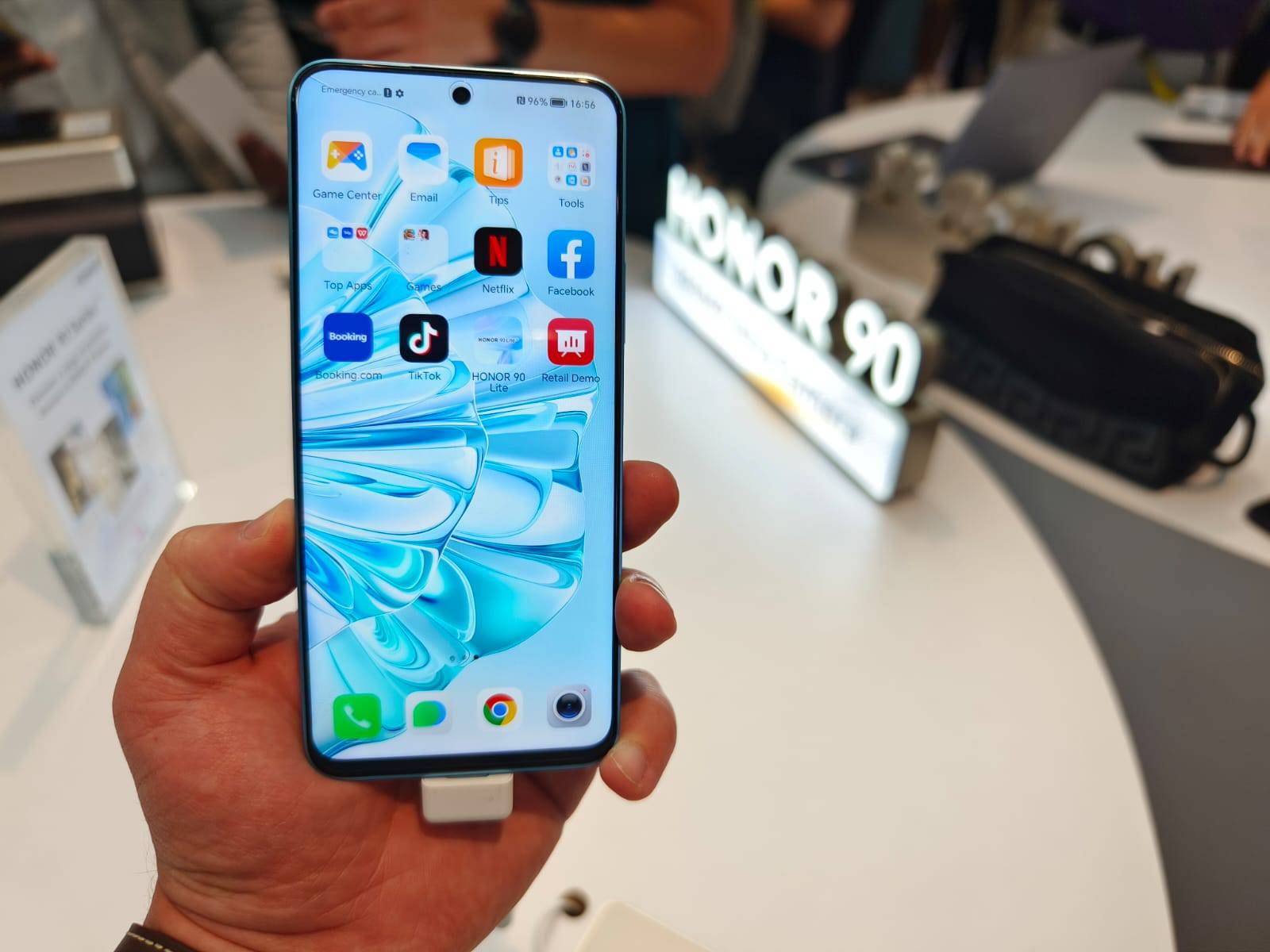 Honor 90 'vidi sve' s moćnom kamerom od 200 megapiksela. Doznajemo kad stiže u Hrvatsku