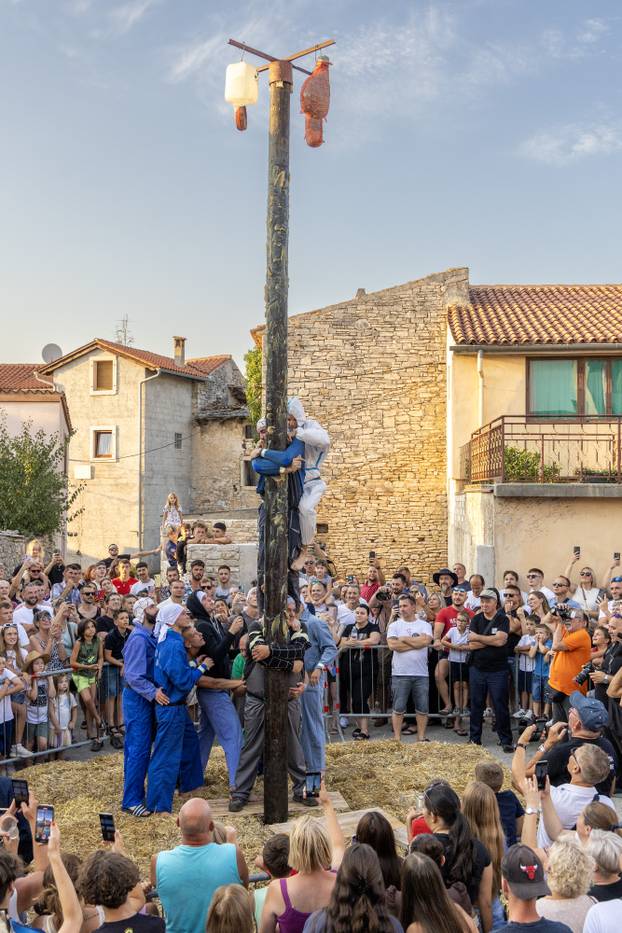 Zabavni program na tradicionalnoj Fešti od puži
