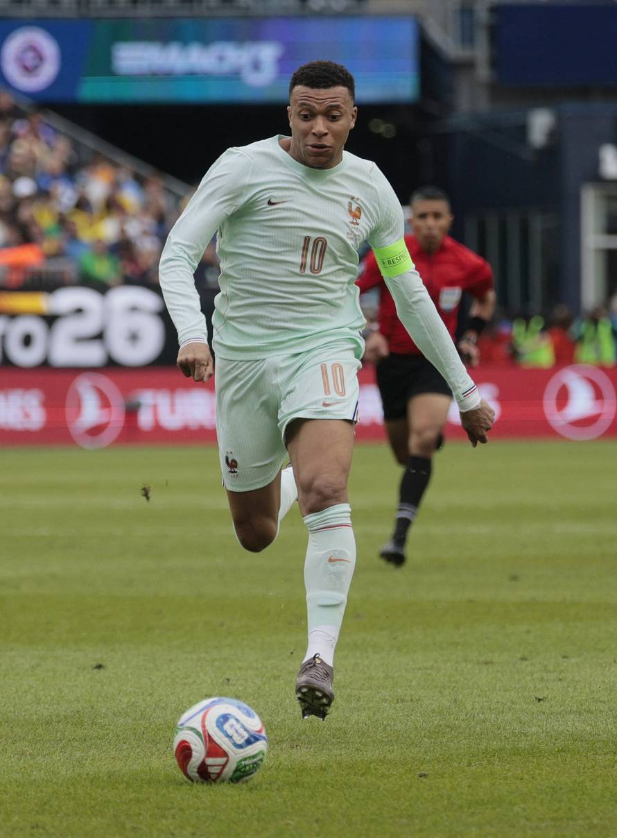 International Friendly - Brazil v France