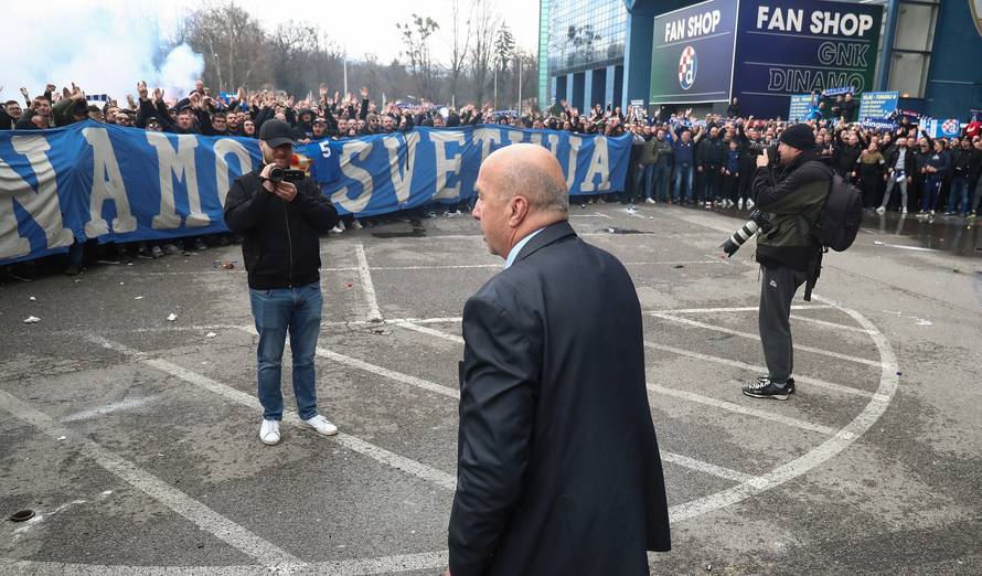 Zagreb: Velimir Zajec novi je predsjednik Dinama, dočekali ga navijači 
