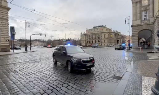 VIDEO Prag je zavijen u crno: Napadač ubio najmanje 15 ljudi, mnogi se skrivali i bježali...