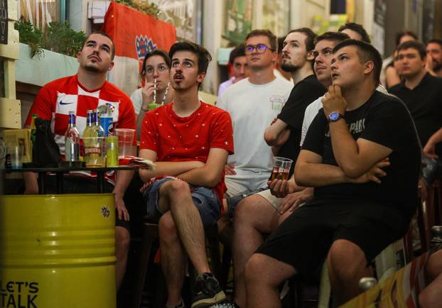 Rijeka : Gledanje utakmice Paname i Hrvatske u kafićima