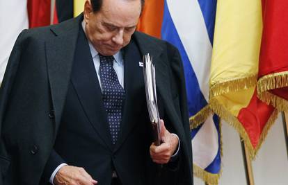 Berlusconi želi kaznu služiti u domovima za starije i nemoćne