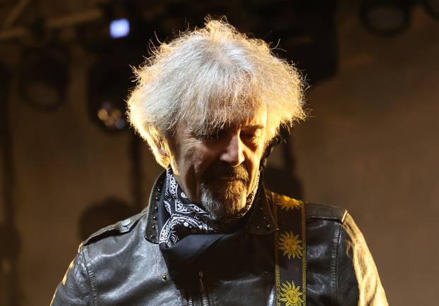 Šibenik: Šibenska Adventura zapo?ela koncertom Parnog valjka u perivoju Roberta Visianija