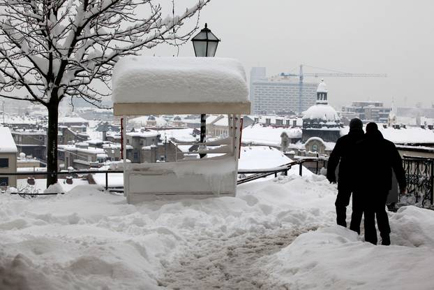 Zagreb je prije 11 godina bio zatrpan snijegom, palo ga je više od pola metra