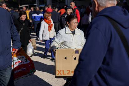 FOTO Pogledajte kako je bilo na sajmu u Benkovcu: Deset kila jabuka 8 eura, kolut sira za 12