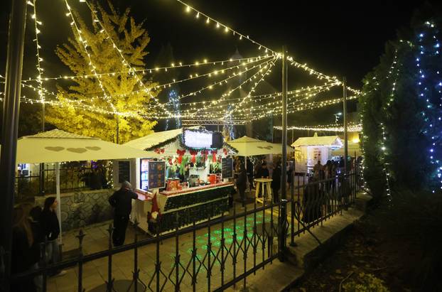 Šibenik: Šibenska Adventura zapo?ela koncertom Parnog valjka u perivoju Roberta Visianija