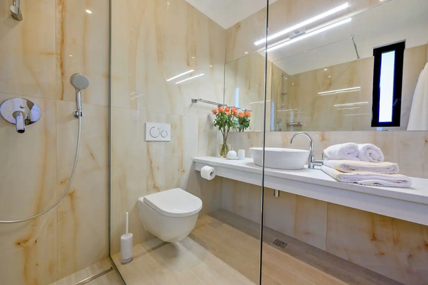 FOTO Luksuz na 'entu'! Zavirite u kuće naših slavnih na obali...