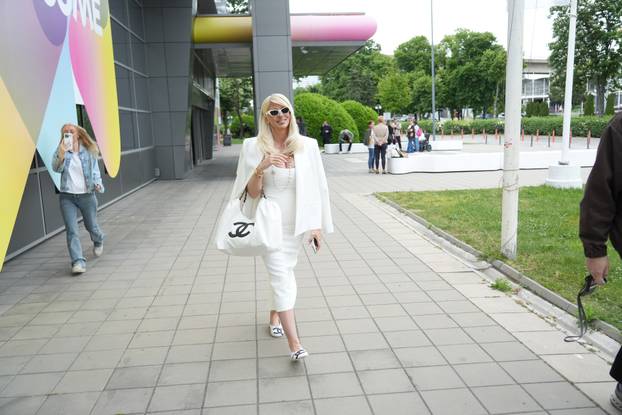 Beograd: Jelena Karleuša na  konferenciji "Nijedna majka nije sama"