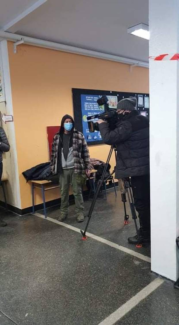 Frizeri volonteri iz svih krajeva Hrvatske stigli u Glinu i okolna mjesta: 'Neka šišanje započne!'
