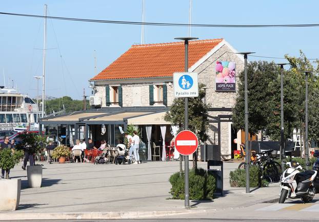 Murterani na referendumu odlučuju o načelniku koji je novac općine trošio u bordelu
