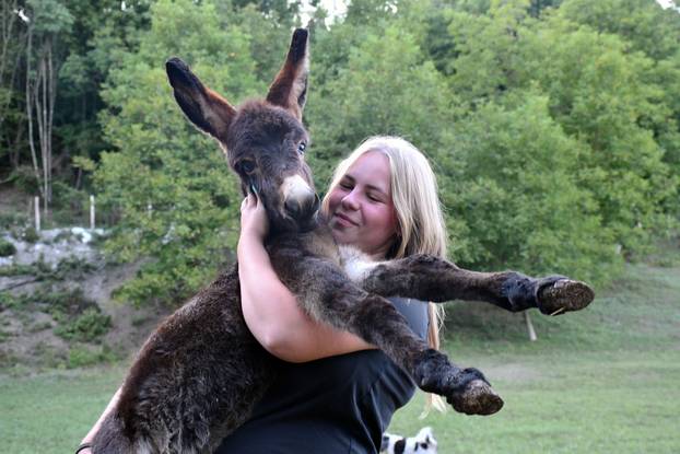 FOTO Kokoši, peseki, konji... Evo što sve skriva Enin ranč pun ljubavi: 'Oni su moji ljubimci!'