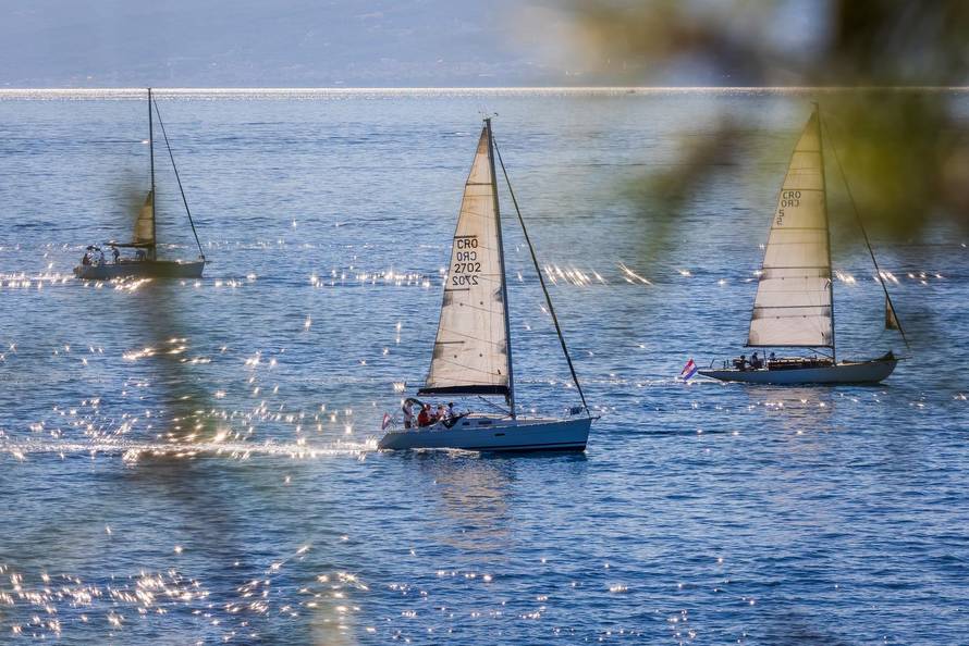 Split:  Pogled sa Sustipana na start Mrduljske Regate