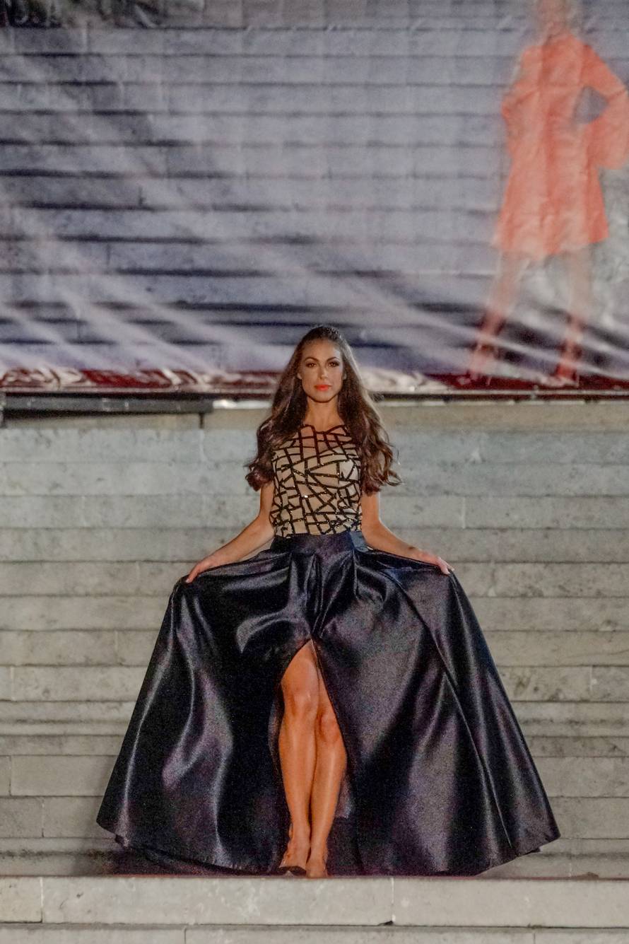 U centru grada: Modni spektakl privukao brojna poznata lica