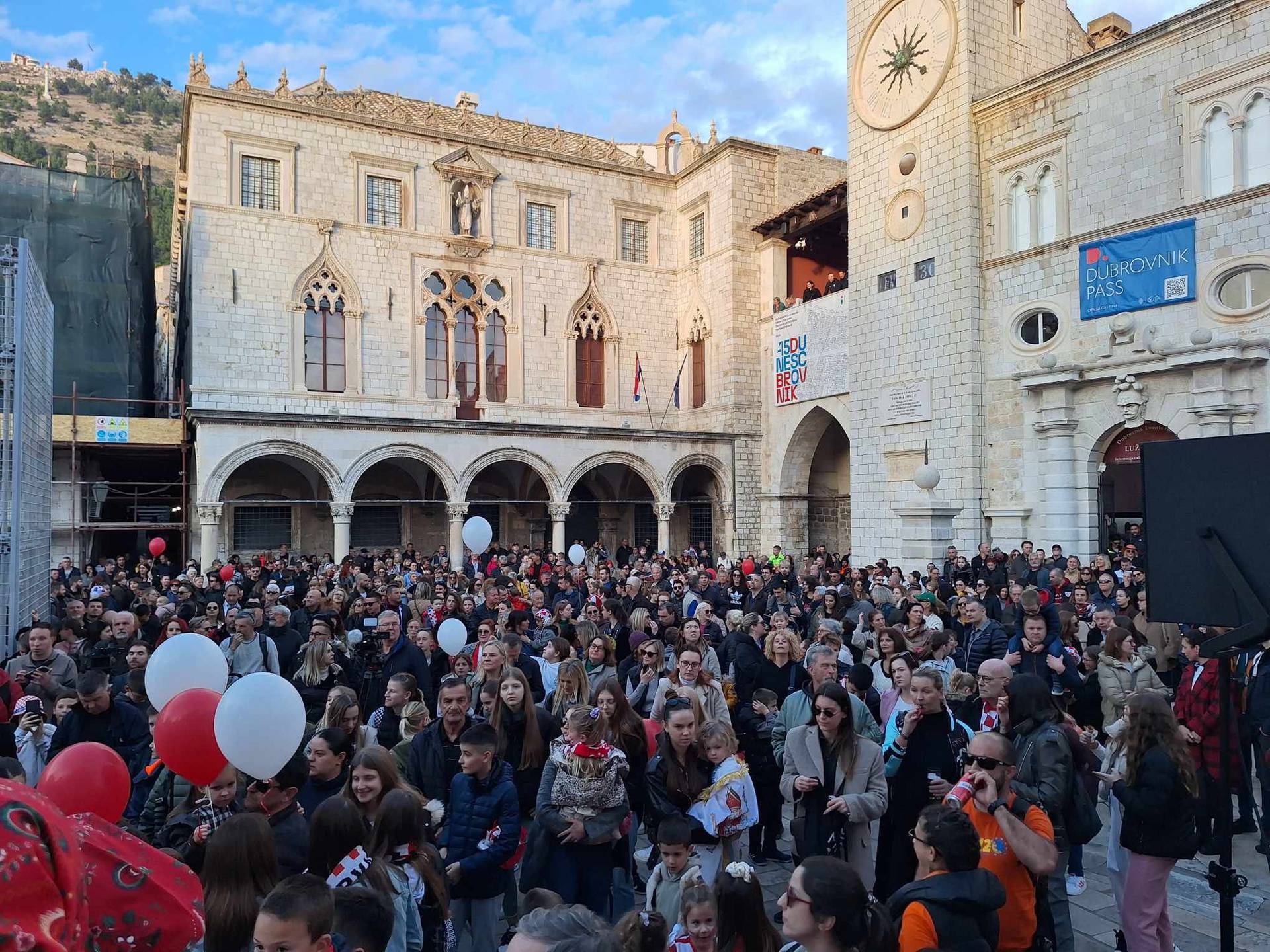 VIDEO Spektakularne scene sa Straduna. Pogledajte kako je Dubrovnik dočekao 'barakude'