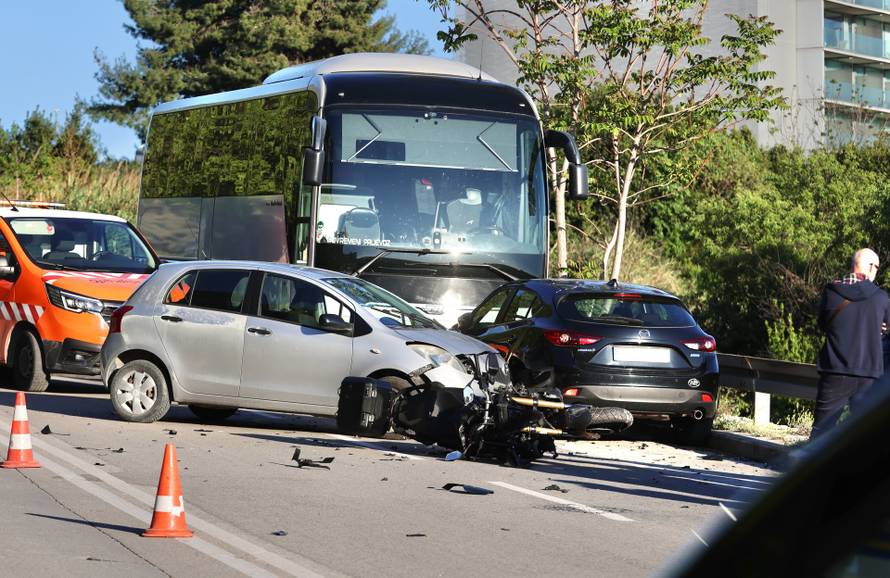 Split: Sudarili se motocikl i osobni automobil