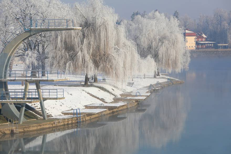 Karlovac uz rijeku Koranu na hladnih -11 stupnjeva