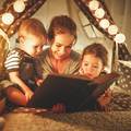 Čitanje prije spavanja itekako može pomoći vašem mališanu: Uči ih empatiji, razvija maštu...