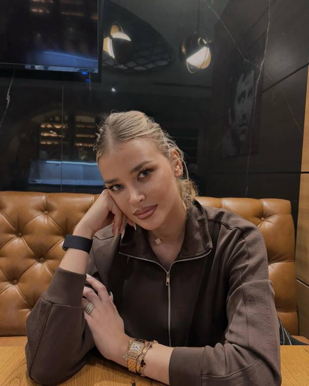 Rebićev prijatelj je zbog srpske 'femme fatale' umalo završio u zatvoru. Bivšega je nasamarila