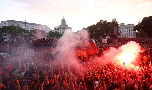 FOTO Katalonci izašli na ulice i pozdravili prvake Španjolske!