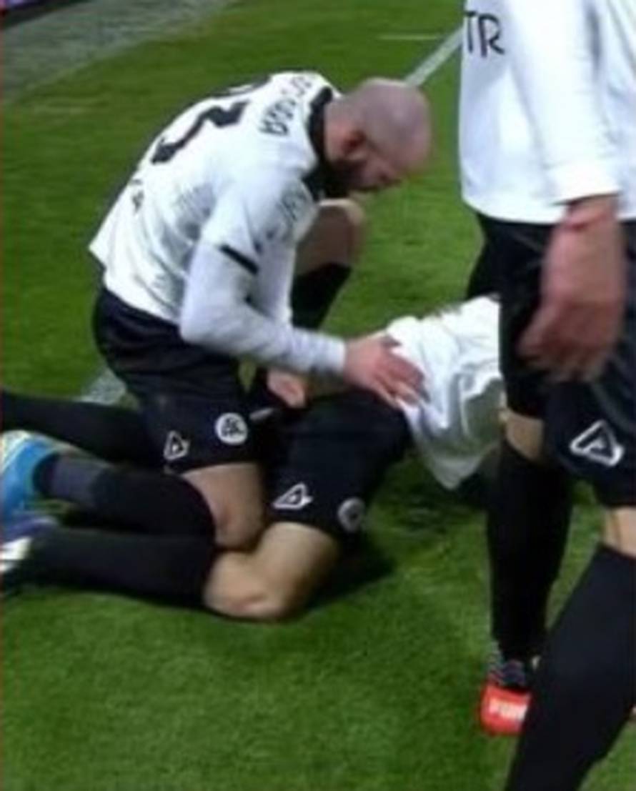 Srušili Milan, a gol proslavili udaranjem suigrača po stražnjici